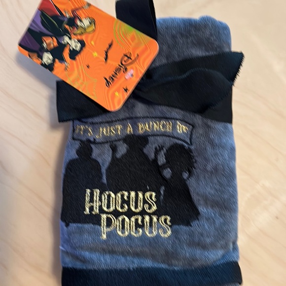 Disney Hocus Pocus 2 Pk Hand Towels Sanderson “It’s Just a Bunch of Hocus Pocus” - Picture 1 of 2